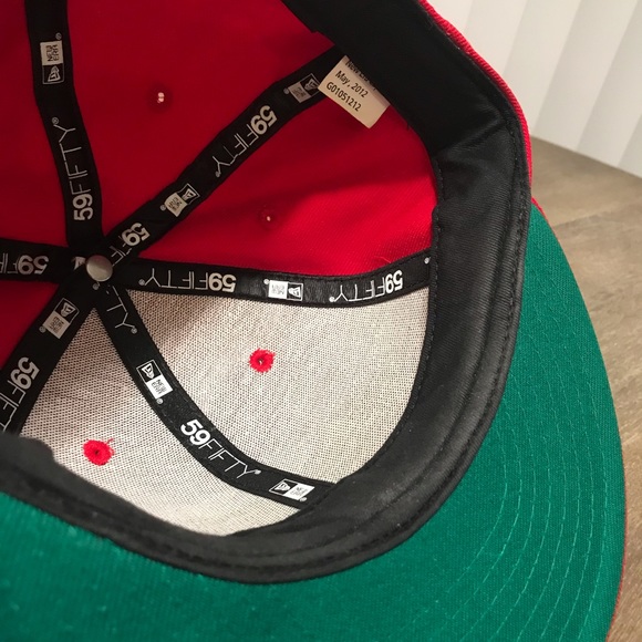 SUPREME fitted cap - Picture 4 of 4